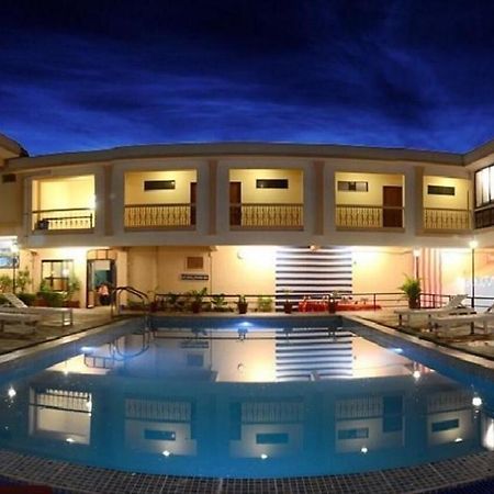 White Orchid Resort Candolim Extérieur photo
