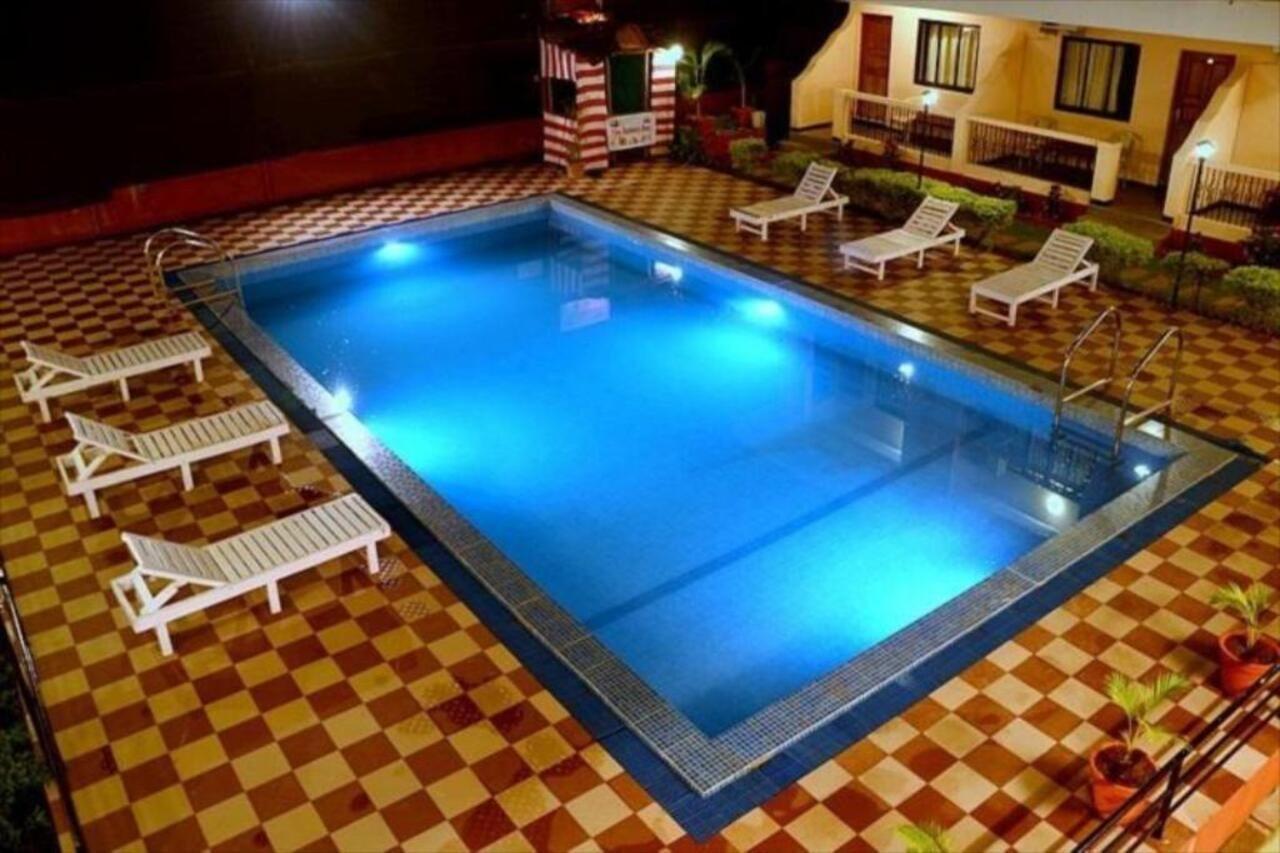 White Orchid Resort Candolim Extérieur photo