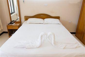 White Orchid Resort Candolim Extérieur photo